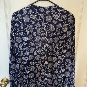 This vintage style blue and white patterned shirt